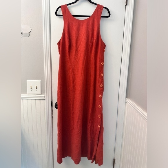 Maggie London Sleeveless Linen Blend Side Button Maxi in Clay Size 12 - Picture 2 of 13